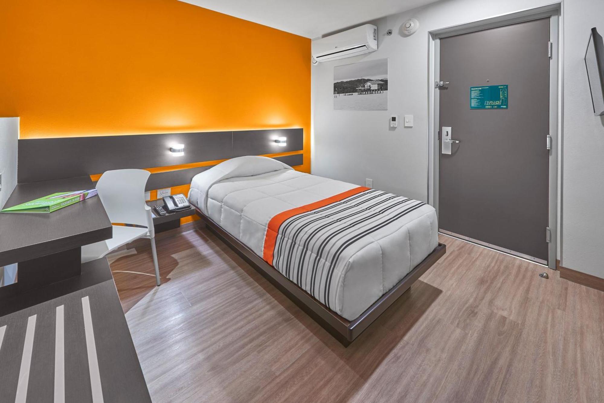 City Express Junior By Marriott Ciudad De Mexico Sullivan Exterior foto